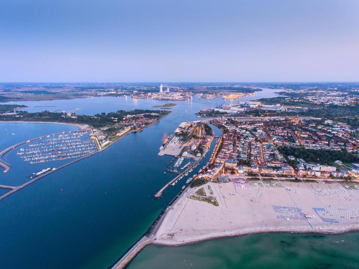 Steuermann, Urlaub In Warnemuende * Rostock